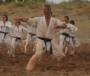 Sensei Denis Le Goff avec ses élèves